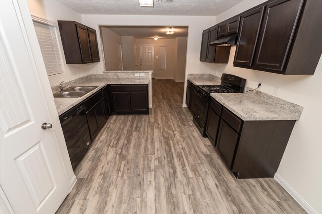 Building Photo - 16 Lavida Ct