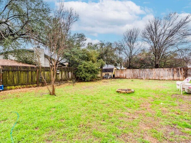 Building Photo - 3603 Monument Dr
