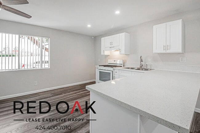 Building Photo - 615 Erie St