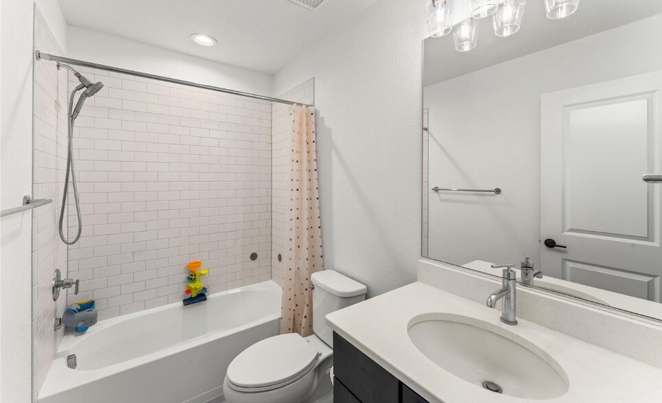 Building Photo - 7143 Hunter Jumper Dr