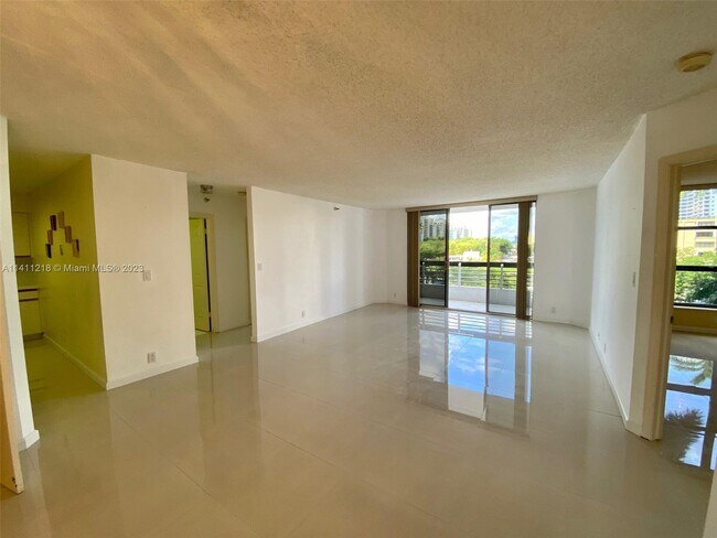 Building Photo - 3530 Mystic Pointe Dr