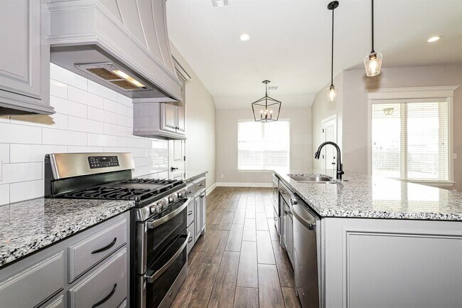 Building Photo - 4213 St Augustine St