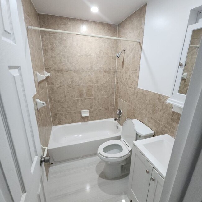 Building Photo - 308 SW 76th Terrace