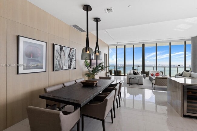 Building Photo - 480 NE 31st St