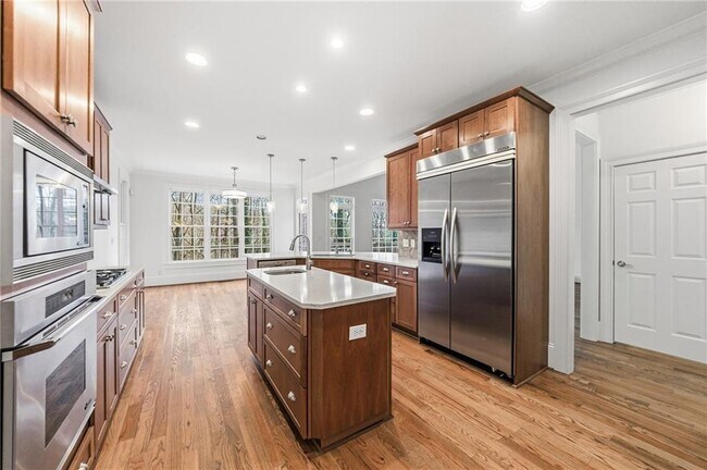 Building Photo - 125 River N Cir