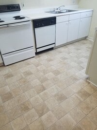 Building Photo - GROUND FLOOR 2 BEDROOM 2 BATH AT MYRTLE GREENS $1,300