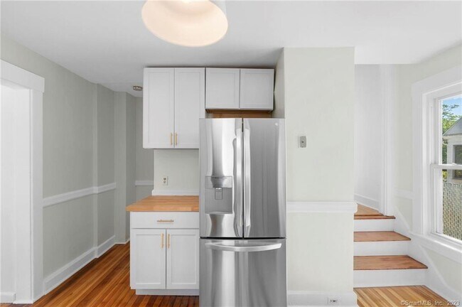 Building Photo - 22 Sycamore Ln