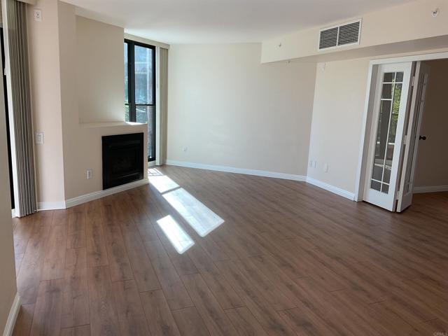 Building Photo - 500 W Harbor Dr