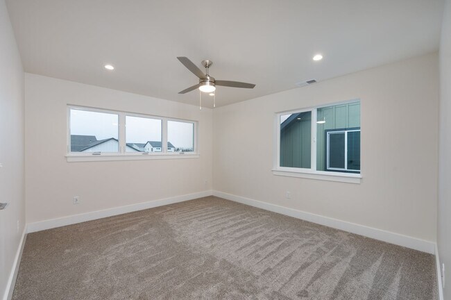 Building Photo - 4 Bed, 3 Bath - New build in Westpost, Belgrade