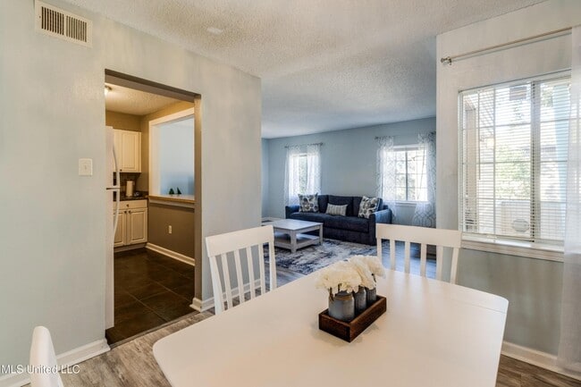 Building Photo - 245 Mc Donnell Ave