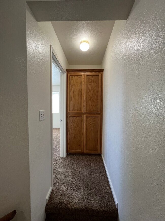 Building Photo - 2319