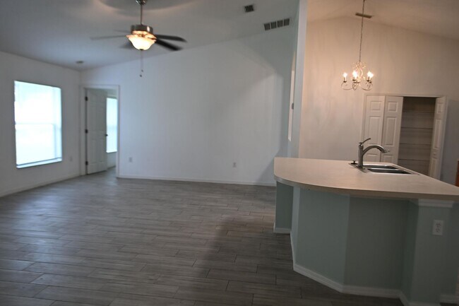 Building Photo - 41 Buffalo Bill Dr