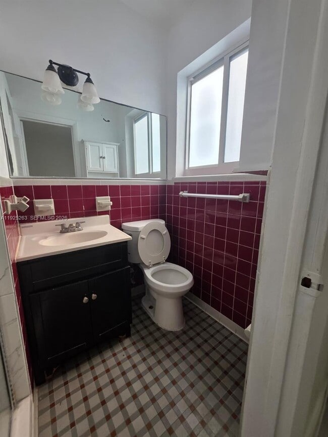 Building Photo - 7155 Rue Notre Dame