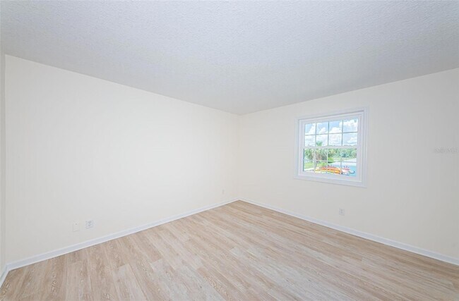 Building Photo - 251 Pompano Dr SE