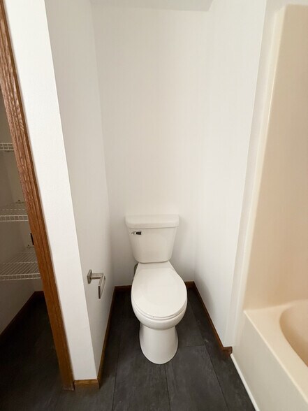 Building Photo - 123 3rd St