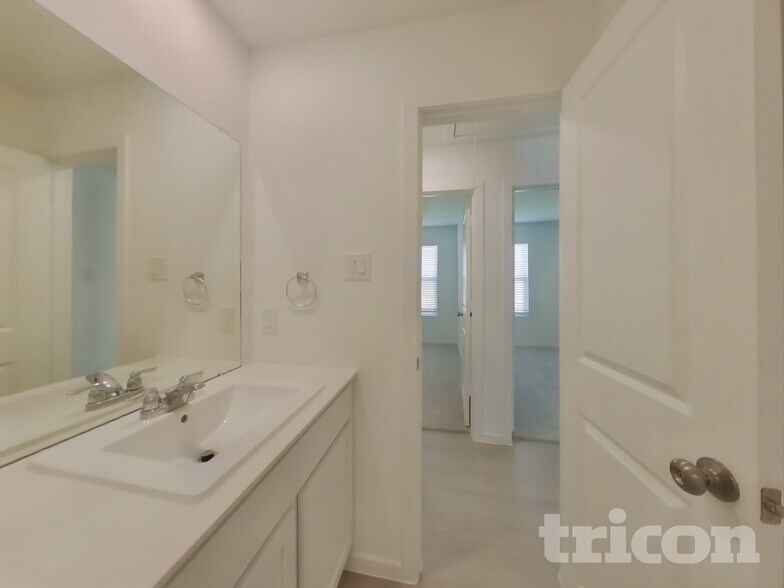 Building Photo - 3072 Dawn Sound Dr