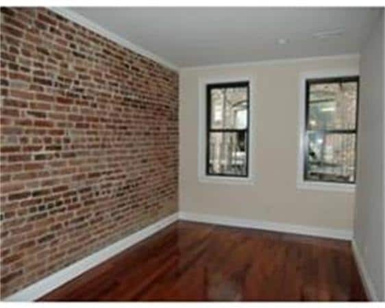 Building Photo - 196 Endicott St