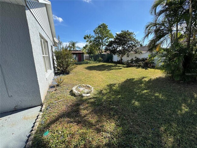 Building Photo - 14940 Day Lily Ct