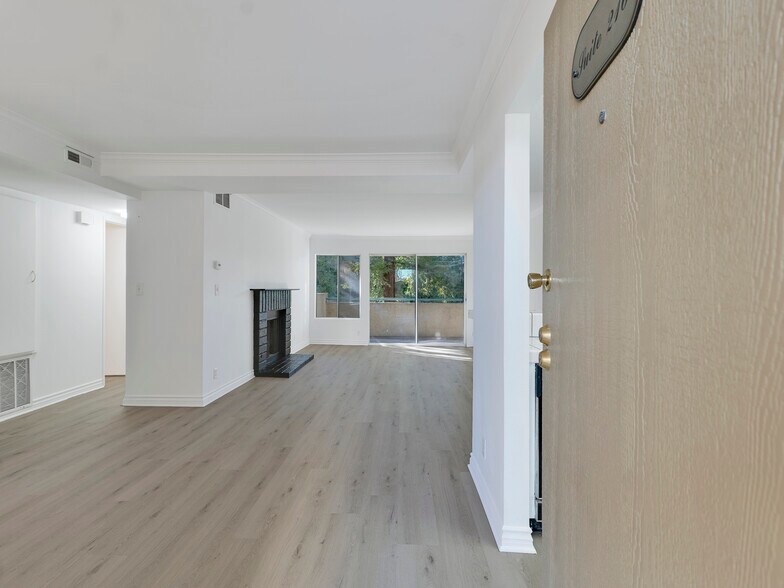 Building Photo - 7800 Topanga Canyon Blvd