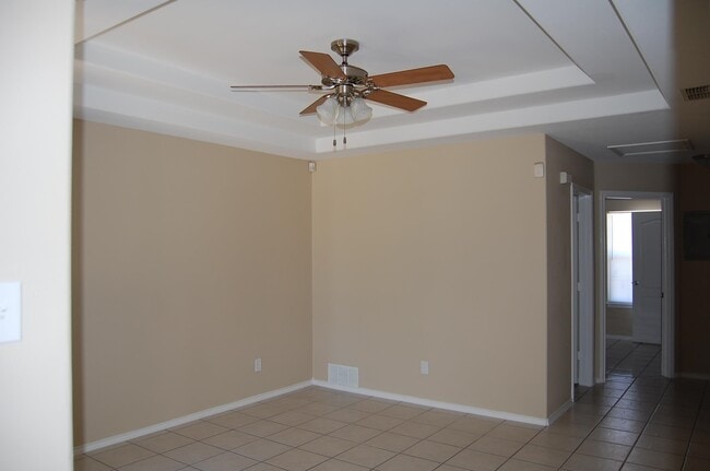 Building Photo - 1007 Warren Ave