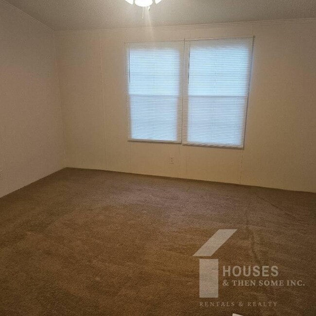 Building Photo - 224 Double Bridge Rd