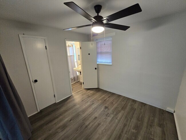 Building Photo - 508 S Main St