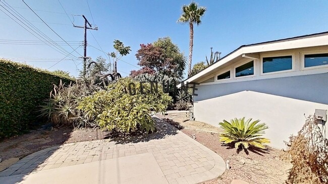 Building Photo - 3Bd 2Ba Home in the Heart of Orange