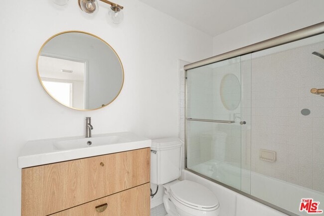 Building Photo - 1722 Palisades Dr