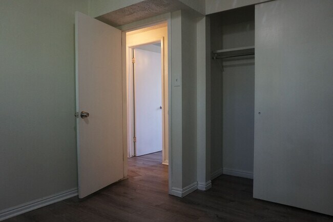 Building Photo - 105 W 250 N