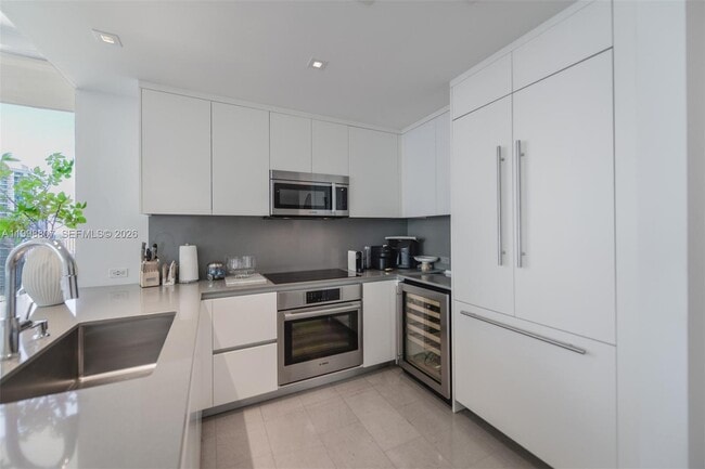 Building Photo - 68 SE 6th St