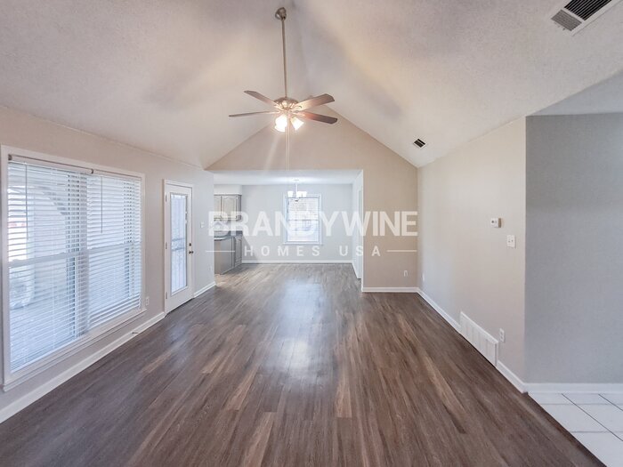 Building Photo - 7120 La Casa Dr