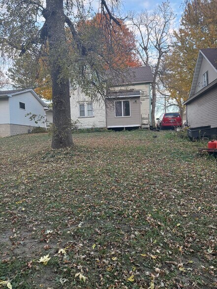 Building Photo - 204 Independence Ave S