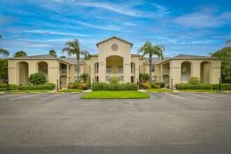 Building Photo - **SHORT-TERM RENTAL - FURNISHED TURNKEY 2+Den/2 CONDO in Stoneybrook**