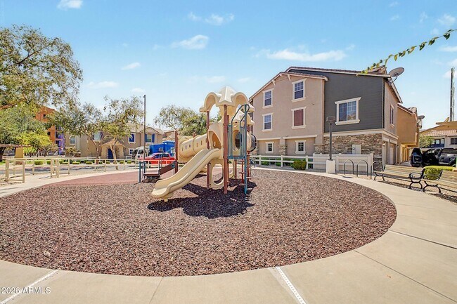 Building Photo - 418 N Mahogany Ct