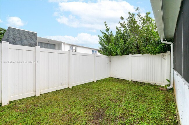 Building Photo - 6797 SW 40th St