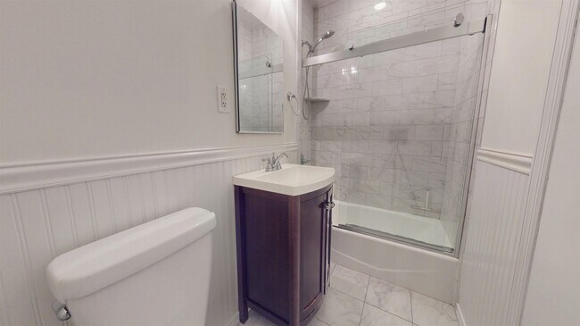 Building Photo - 1010 Washington St