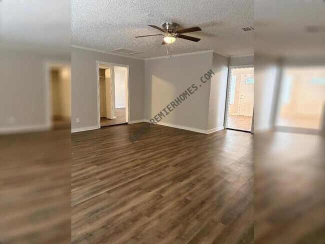 Building Photo - 3611 Pelton Rd