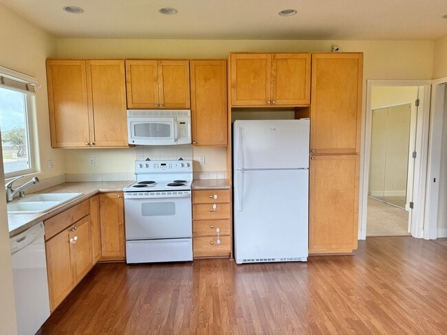 Building Photo - 1 Bedroom / 1 Bathroom House in Waiolani Mauka!