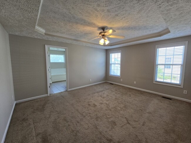 Building Photo - Grays Creek 4 Bedroom, 2 Bath with 2 Car G...