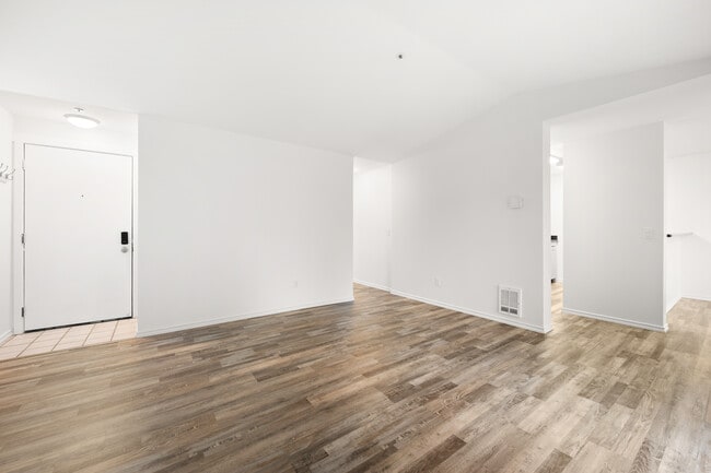 Building Photo - 7453 Newcastle Golf Club Rd