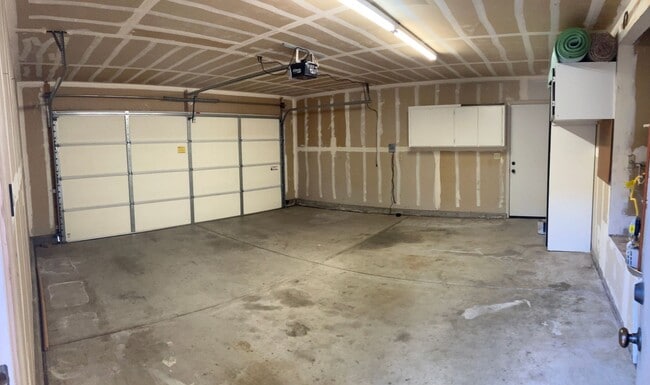 Building Photo - 2412 Alexia Way