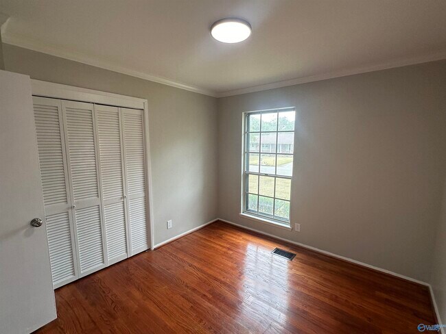 Building Photo - 3912 Richland Dr NW