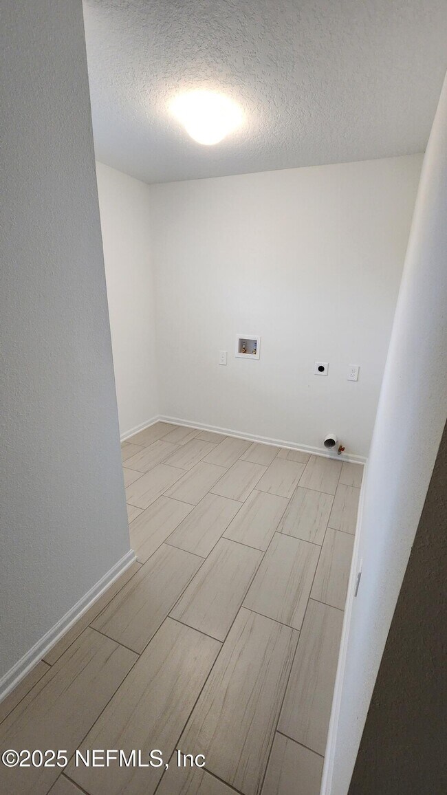 Building Photo - 97 Carbonell Pl