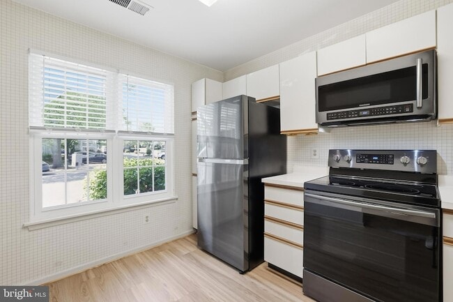 Building Photo - 2844 Yarling Ct