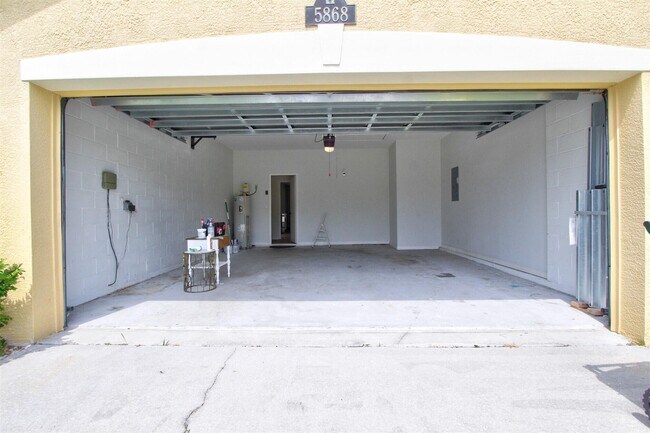 Building Photo - 5868 Duskywing Dr