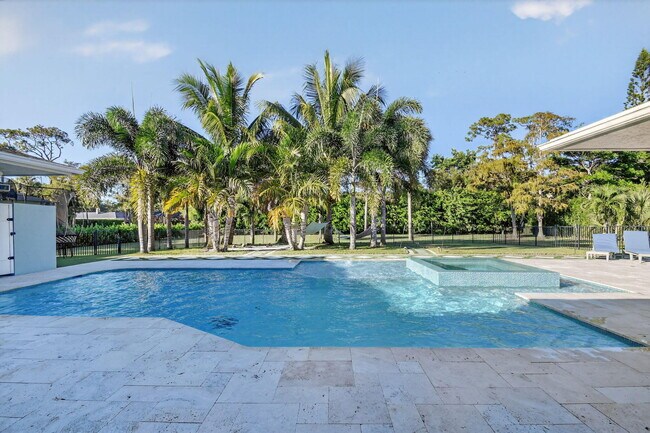 Building Photo - 13172 Doubletree Cir