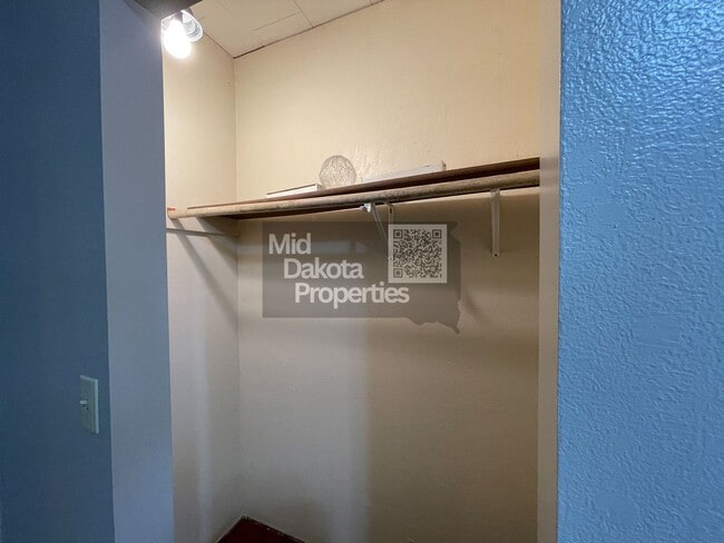 Building Photo - 420 E 6th Ave