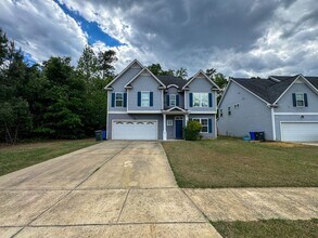 Building Photo - Spacious 4 Bed 2.5 Bath Fayetteville Home