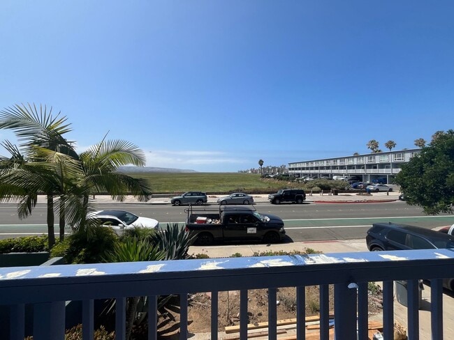 Building Photo - 2BR/2BA Condo Available Now - $1,000.00 Off First Months Rent