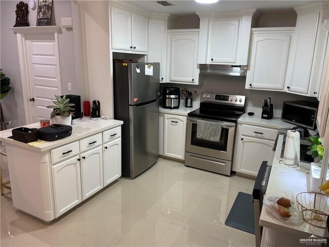 Building Photo - 6 Blue Quail St